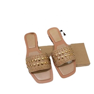 Nouvelles sandales plates d'été pour femmes, style claquettes à bride unique, avec clous décoratifs, haute qualité, pour l'extérieur, tendance - Product Image 5