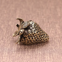 Sculpture de fraise en laiton, artisanat d'imitation, personnalisé, haut de gamme, ornements de bureau, livre de voiture