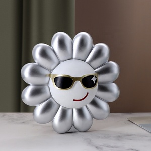 Arreglo Floral de Girasoles Sonrientes en Resina, Florero Decorativo para Mesa - Product Image 6