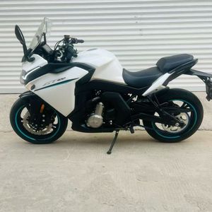 Moto à essence d'occasion Spring GT400 - Double cylindre, injection électronique, refroidissement par air, 400cc - Product Image 3