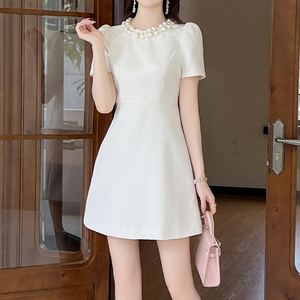 Robe Blanche élégante Pour Femme Taille M : Courte, Détails Perles, état Correct