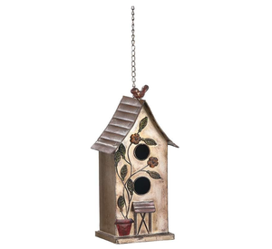 Antiek, verweerde metalen vogelhuisjes voor buiten, handgemaakt tuindecoratie met dubbele opening en bloemmotieven. - Product Image 1