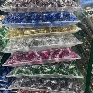 Cuentas Acrílicas de 16 mm y 20 mm, Forma Irregular, Varios Colores (Blanco, Negro, Rojo, Rosa, Azul, Verde, Morado) para la Fabricación de Joyas - Product Image 1