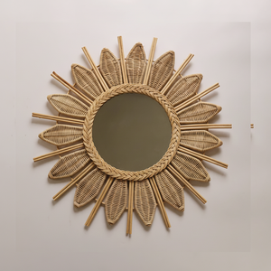 Miroir mural moderne en rotin conçu pour les appartements de charme, les bureaux de luxe et les intérieurs élégants et contemporains - Product Image 1