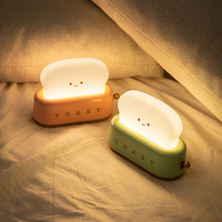 Lampe de nuit à LED Grille-pain Lampe moderne Mini Carré ABS Minuterie Luminosité réglable Mignon Meilleur cadeau pour les femmes Garçons Nouveauté Mini Nuit