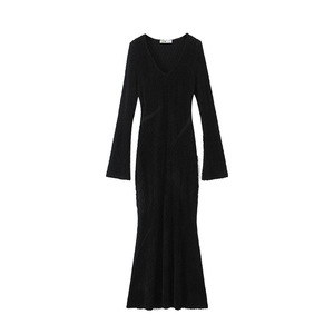 เดรสผ้าขนสัตว์เทียมคอวีทรงหางปลา สีดำ รุ่นอัมบราล ไซส์พลัส 9056 ดีไซน์เว้า ชุดราตรีสีพื้นสำหรับผู้หญิง - Product Image 1