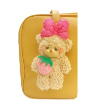 Porte-clés en peluche ours fraise mignon, breloque de sac souple, pendentif de sac à dos, jouet en peluche tendance et adorable pour filles et femmes, cadeau