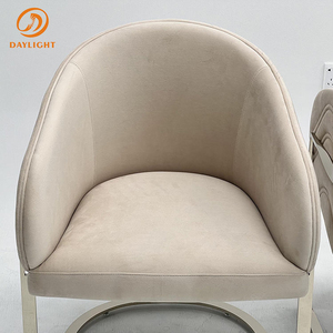 Sedia da Pranzo di Alta Qualità con <span class=keywords><strong>Gambe</strong></span> in Metallo, Moderna e Lussuosa, in Velluto Trapuntato Bianco o Pelle - Product Image 4