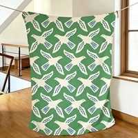 Couverture polaire douce et confortable en flanelle à imprimé colombes vert sauge et blanches pour canapé, lit, décoration esthétique de la maison, toutes saisons