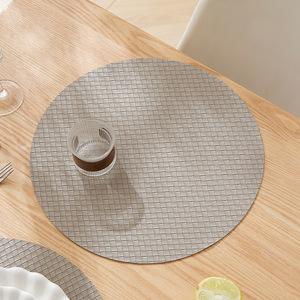 Mantel Individual Redondo de PVC Estilo Nórdico, Aislante del Calor, Resistente al Aceite y a las Manchas, para Uso en la Mesa de Comedor - Product Image 4