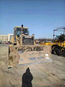 Bulldozer Caterpillar D7G de Uso Pesado para Trabajos de Minería en Shanghái con Capacidad de Empuje de 5.4m y Alto Momento de Carga - Product Image 2