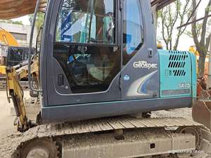 Excavatrice Kobelco SK75 d'occasion, moteur haute efficacité, engin de terrassement, bras long, modèle 2017, poids opérationnel de 7 tonnes, vente flash - Product Image 3