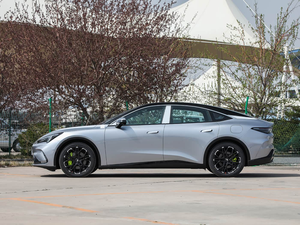 Arcfox Alpha S5 1450km EREV Sedan, Motore 200kW, Batteria 27.4kWh, Auto Elettrica a Lunga Autonomia - Product Image 1