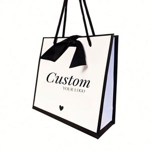 Sacs cadeaux pliables personnalisés avec logo pour vêtements et chaussures, avec poignée en corde, sacs shopping en papier premium pour le transport de bijoux - Product Image 1