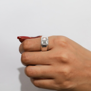 Anillo de sello con diamante cultivado en laboratorio, engaste de oro macizo, para el anillo de la meñique o el anillo indicador, anillo de boda minimalista para hombre, elegante regalo para él. - Product Image 6