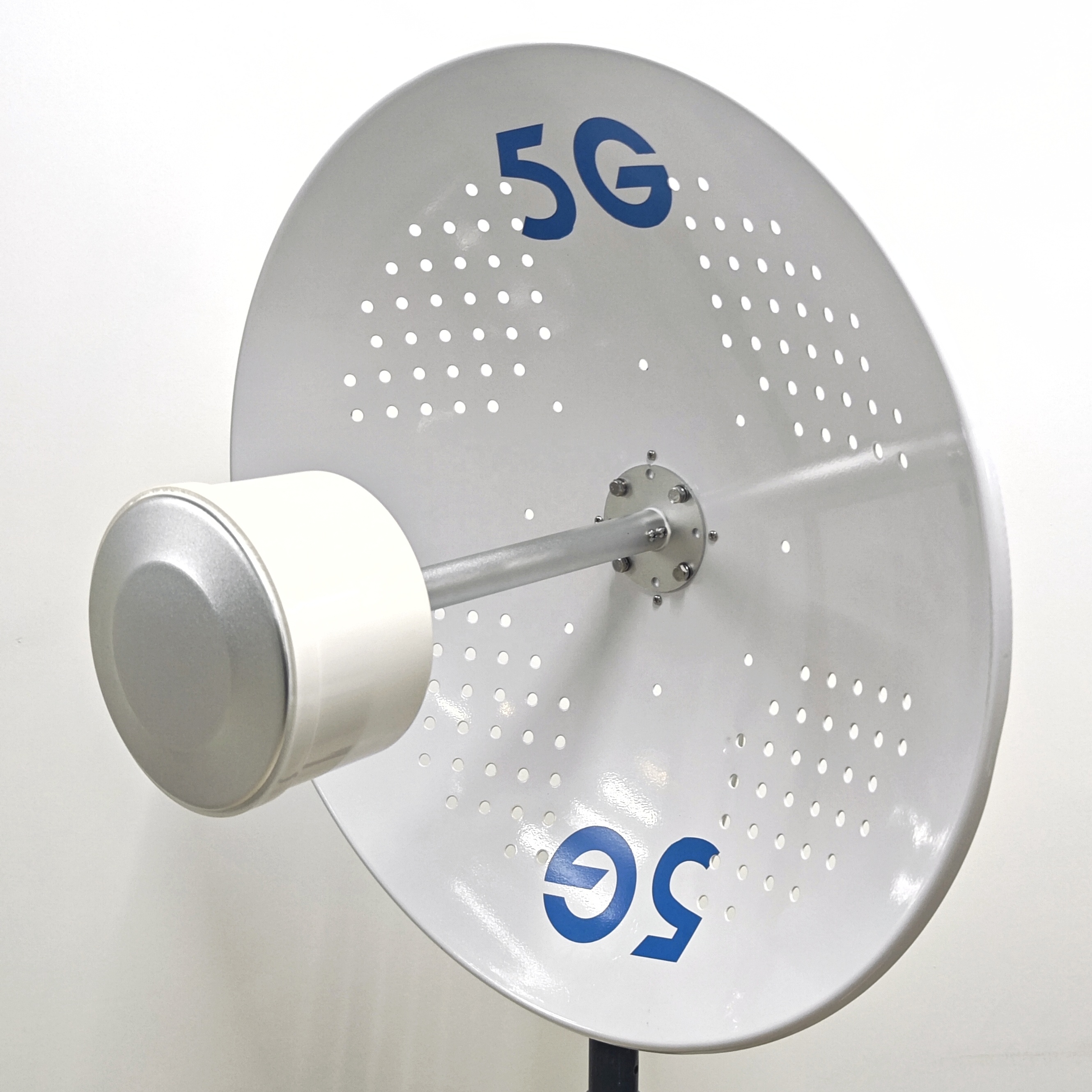 Long Range Wifi Dish Antennas for Reliable Internet Access
