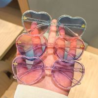 Lunettes de soleil polarisées anti-UV en forme de cœur à monture complète pour femmes ; Vente en gros de lunettes de soleil mignonnes à motifs de dessins animés, nouveaux styles