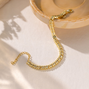 Pulsera de Cadena Esqueleto con Moissanita Dorada y Engaste de Garra en Forma de U, Joyería de Regalo - Product Image 3