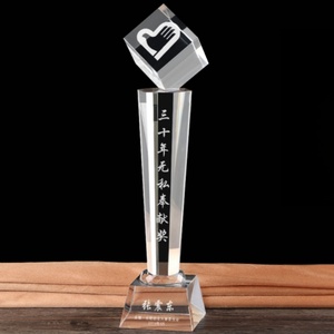 Trofeo artigianale di cristallo artigianale personalizzato per eventi sportivi trofeo di cristallo - Product Image 5