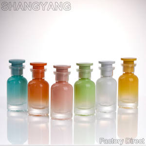 Dispenser <span class=keywords><strong>di</strong></span> Profumo in <span class=keywords><strong>Vetro</strong></span> Portatile <span class=keywords><strong>di</strong></span> Alta Qualità 30ml 50ml 100ml, Flacone Ricaricabile con Erogatore a Pompa <span class=keywords><strong>e</strong></span> Tappo Cilindrico Colorato - Product Image 3