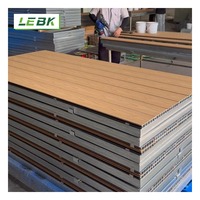 Système de terrasse préfabriqué modulaire en composite WPC en acier galvanisé, facile à installer, portable, résistant à l'humidité, pour les terrains en herbe en extérieur