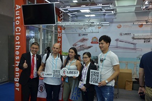 Sèche-linge électrique de bâti de mur de support de blanchisserie de cintre de levage monté par plafond électrique intelligent - Product Image 6