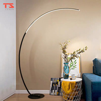 Lampadaire à colonne réglable de concepteur vintage simple Lampadaire à LED moderne pour la maison avec télécommande