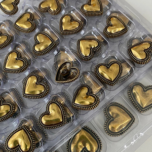 Abrigo de Metal suéter de mujer de gama alta exquisita moda en forma de corazón decoración de ropa botón accesorios de costura - Product Image 1