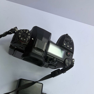 Appareil photo numérique Panasonic Lumix DC-G9 (boîtier seul) 4K UHD 20,3 MP pour la photographie de la faune et des sports - Product Image 4
