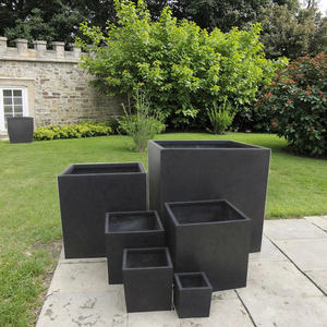 Ensemble de pots de fleurs en fibre de verre sculptés à la main, design moderne, forme contemporaine, pour une utilisation en hôtel toute l'année, 7 pièces, pots de fleurs élégants, décoration de jardin - Product Image 2