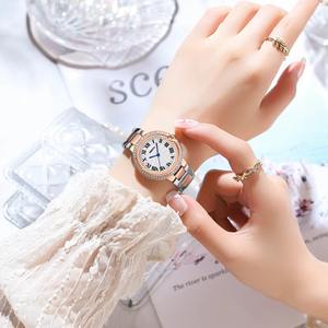 Drioshipping Marque de luxe Montre à quartz pour femme Mode incrustée de diamants Imperméable à l'eau Caractéristique lumineuse Acier inoxydable Vente en gros - Product Image 4