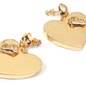 Joyería de moda Milskye, pendientes de tuerca de circón con gota de corazón rasgado de latón de oro de 18 quilates - Product Image 4