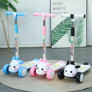Trottinette pour enfants avec lumières LED, design fusée pliable, pour les enfants de 3 à 6 ans, pour une utilisation en extérieur - Product Image 1
