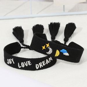 Pulsera de hilo de nailon tejido suave impermeable con logotipo dorado Vip de moda personalizada para Festival - Product Image 3