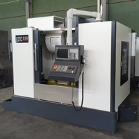   Centre d'usinage vertical automatique CNC de bureau VMC850 avec prix compétitif et cône de broche BT40
