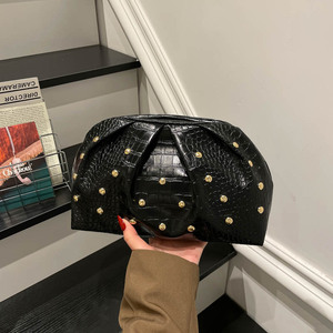 Nouvelle Pochette Femme 2026 en Cuir Croco Plissé avec Rivets et Clous Métalliques, <span class=keywords><strong>Sac</strong></span> <span class=keywords><strong>de</strong></span> Soirée Tendance Style Vintage pour Fêtes - Product Image 4