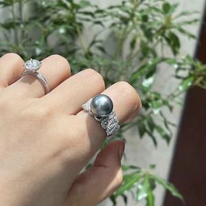 Bague en perle de Tahiti naturelle gris platine de 10-11 mm, texture douce et belle, aspect brillant général - Product Image 1