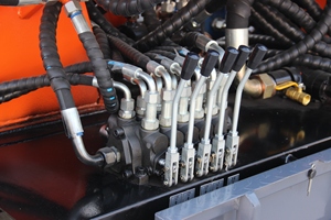 Động cơ diesel 180 mét nước giếng khoan quay giàn khoan bánh xích di động tối đa 100m Độ sâu khoan cho các ngành công nghiệp trang trại lõi không khí - Product Image 5