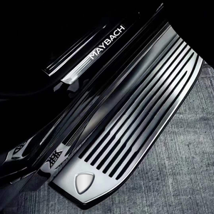 Estribos Laterales Eléctricos Estilo Maybach para Mercedes GLS X167, Estribo Retráctil Automático con Aleación de Aluminio Antideslizante - Product Image 1