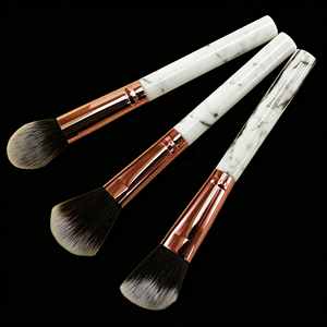 <span class=keywords><strong>Pinceau</strong></span> de <span class=keywords><strong>maquillage</strong></span> effet marbre - <span class=keywords><strong>Pinceau</strong></span> moelleux de luxe pour blush, contour, highlighter et poudre libre - Product Image 1