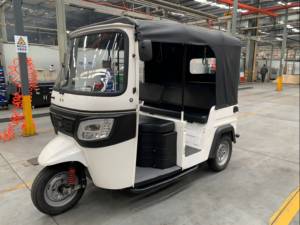 Triciclo de Gasolina de Tres Ruedas para Pasajeros con Techo y 3 Asientos - Product Image 5