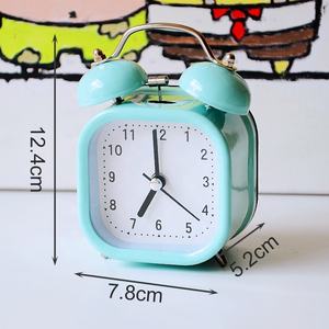 <span class=keywords><strong>Réveil</strong></span> à cloche en métal carré moderne Petit Quartz numérique de balayage silencieux pour le <span class=keywords><strong>réveil</strong></span> des étudiants Heure de bureau de chevet en gros - Product Image 5