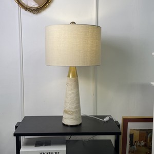 โคมไฟตั้งโต๊ะหินอ่อนนอร์ดิก E27 ไฟ LED สำหรับบ้าน ห้องนอน ห้องนั่งเล่น - Product Image 2