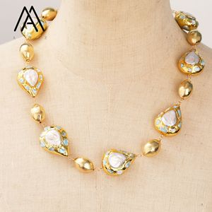 Collar de Cadena Enrollada a Mano con Perlas de Agua Dulce Barrocas Chapadas en Oro de Alta Calidad y Cuentas de Larimar, Material Principal Latón - Product Image 4