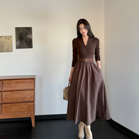 Robe midi élégante pour femmes, manches longues, col en V, ceinture à la taille, coupe évasée, pour le printemps et l'automne
