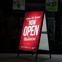 Panneau publicitaire personnalisé en forme de A, panneau d'affichage LED, menu de restauration rapide, boîte à lumière LED, boîte à lumière A3, image rétroéclairée