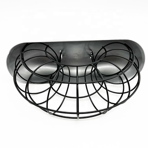 Outil d'alimentation en métal à l'épreuve des écureuils, boules Suet distributeur <span class=keywords><strong>de</strong></span> nourriture <span class=keywords><strong>pour</strong></span> oiseaux <span class=keywords><strong>support</strong></span> <span class=keywords><strong>de</strong></span> grosses boules mangeoire <span class=keywords><strong>pour</strong></span> oiseaux sauvages <span class=keywords><strong>pour</strong></span> fenêtre <span class=keywords><strong>de</strong></span> maison - Product Image 4
