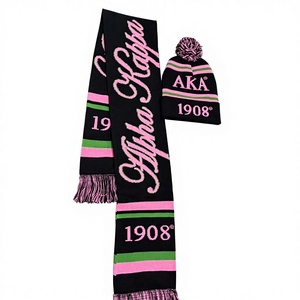 <span class=keywords><strong>Ensemble</strong></span> <span class=keywords><strong>bonnet</strong></span> et <span class=keywords><strong>écharpe</strong></span> tricotés pour <span class=keywords><strong>femme</strong></span>, motif lettres grecques <span class=keywords><strong>rose</strong></span> et vertes 1908 AKA, idéal pour les célébrations universitaires et l'hiver - Product Image 3