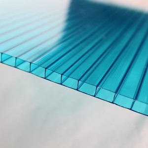 Plaque alvéolée en <span class=keywords><strong>polycarbonate</strong></span> translucide colorée anti-UV pour <span class=keywords><strong>serre</strong></span> extérieure avec design écologique - Product Image 4