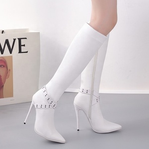 Botas Cortas Sexys con Punta Puntiaguda, Botas Altas hasta la Rodilla Hechas a Mano con Peluche Corto para Mujer, Botas de Moda con Cierre Lateral Cruzado, Talla Grande 43 - Product Image 5